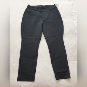 Old Navy High-Rise Pixie Skinny Pants - Black